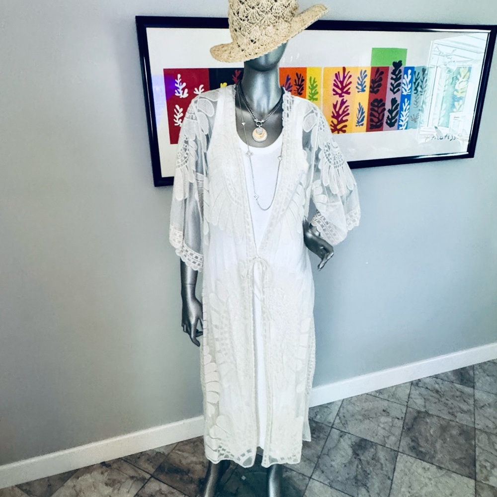 Elegant Almost White Lace Kimono/Duster or Wrap